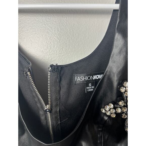 Pre-Loved - Fashion Nova Vegan Leather Crop Cystals, Side Zip - Small - Picture 4 of 5